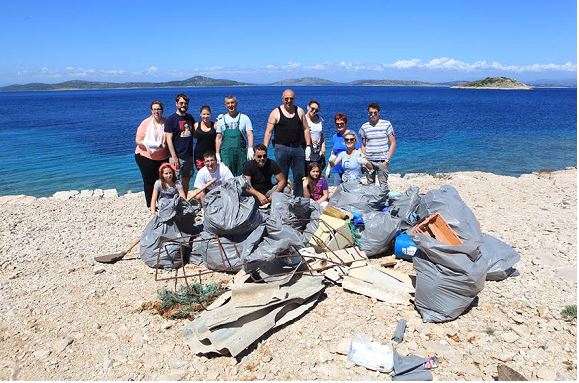 Uspješno provedena “Zelena čistka uvala” na otoku Žirju